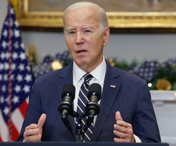 Reuters/Ipsos Poll: Many Agree With Biden on Issues, but Don't Care