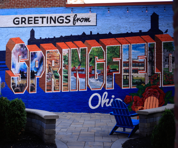 a mural reading welcome to springfield ohio