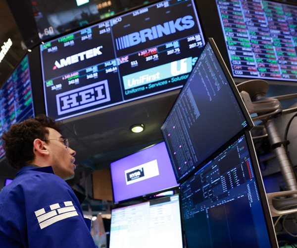 Wall Street Bounces Back as Tech Stocks Recover