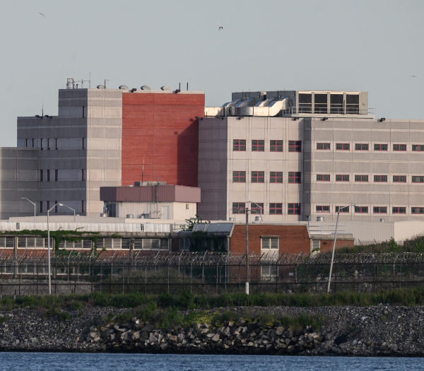 NYC Mayor Lets Immigration Officials Operate at Rikers Jail After Border Czar Meeting