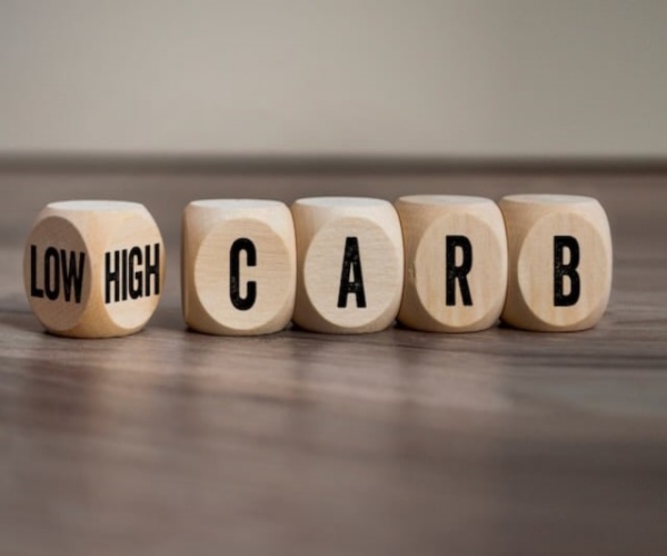 blocks that spell out lo/high carbohydrates 