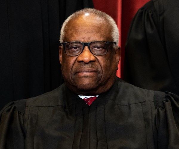 associate us supreme court justice clarence thomas 