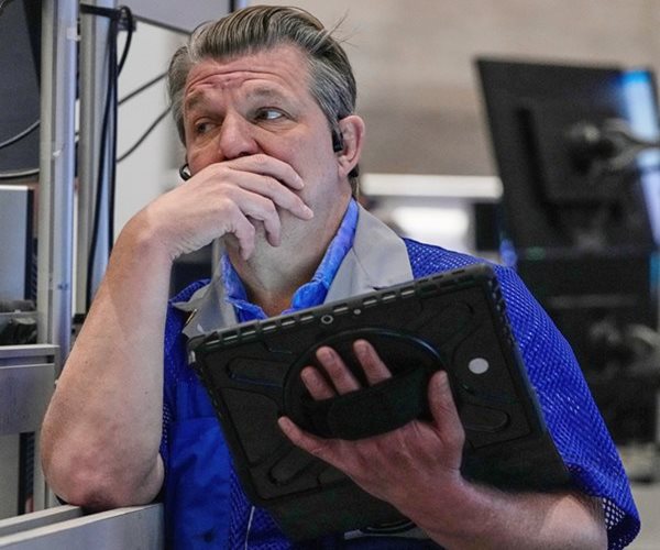 Wall St Falls Sharply as Mideast War Fuels Inflation Fear