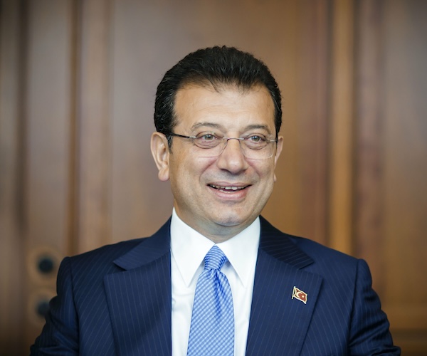 ekrem imamoglu smiles