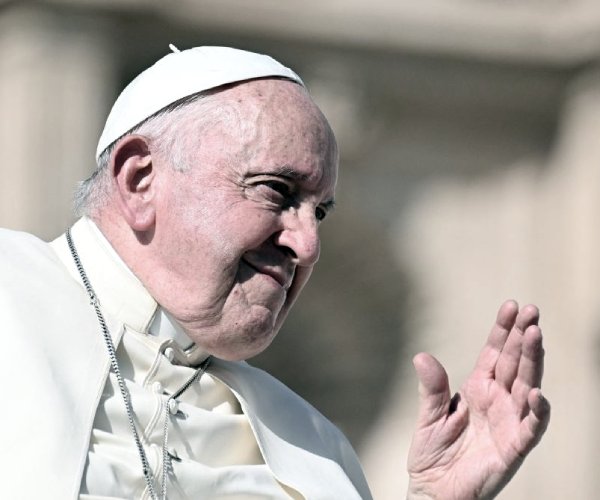 Vatican: Pope Francis 'Improving Slightly,' Working