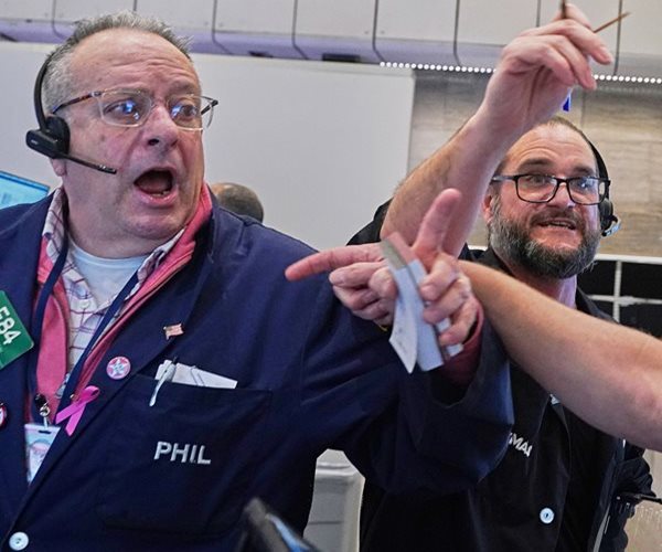 Futures Steady Ahead of Crucial Jobs Report, Tariff Ruling