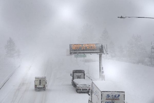 High Winds, Heavy Snow Close Roads, Ski Resorts in N. Calif.