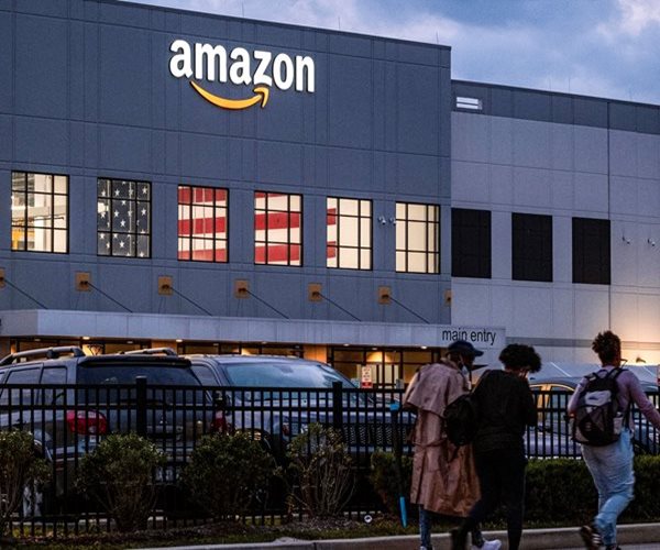 Amazon to Hire 250,000 Workers During Holiday Season for 3rd Straight Year