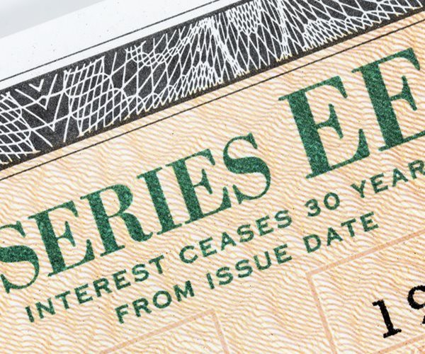 US Yields Tumble as Tariffs Spark Safe Haven Flight