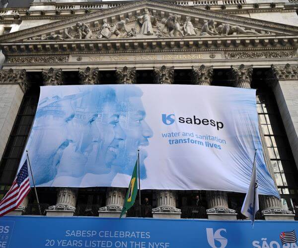 Stocks Near Records After Mixed Economic Reports