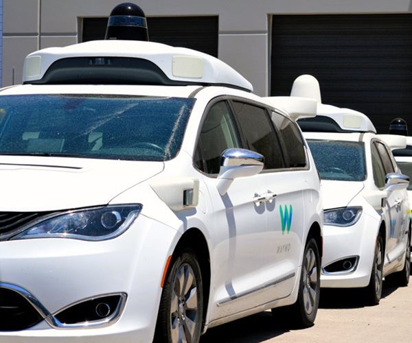 New York Gov. Hochul Pulls Plug on Robotaxi Expansion