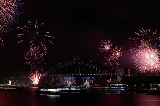 New Zealand's Auckland Kicks off 2026 Celebrations with Fireworks
