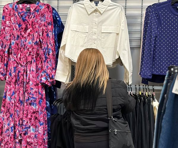 Retail Sales Plunge as Consumers Pull Back Post-Holiday