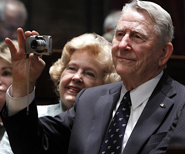 Late Tennessee Republican Gov. Winfield Dunn takes a photo