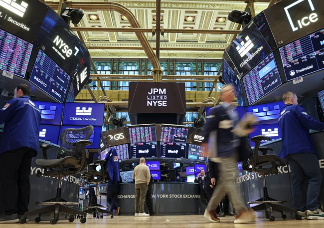 US Stocks Surge 18% Under Trump