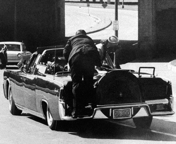 Clint Hill, Secret Service Agent Who Leaped Onto JFK's Car After Kennedy Was Shot, Dies at 93