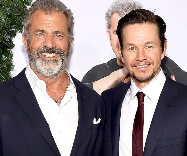 gibson and wahlberg at a movie premiere