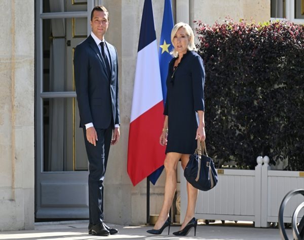 France's Le Pen Urges Macron to Hold Referendum to Break Deadlock