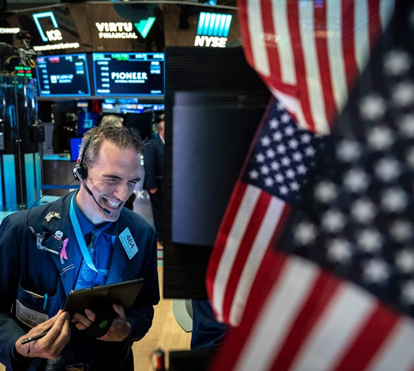 Dow Rallies 353 Points Amid Bargain Hunting