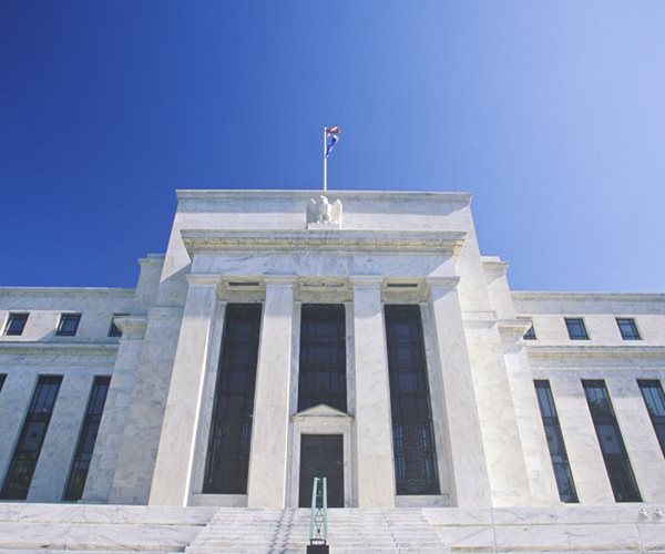 Fed Seen Resuming Rate Cuts in June as Consumer Confidence Takes a Dive