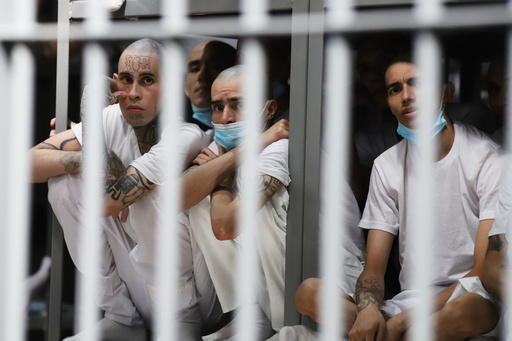 El Salvador Has Arbitrarily Detained Nationals Deported from the US, Human Rights Watch Says