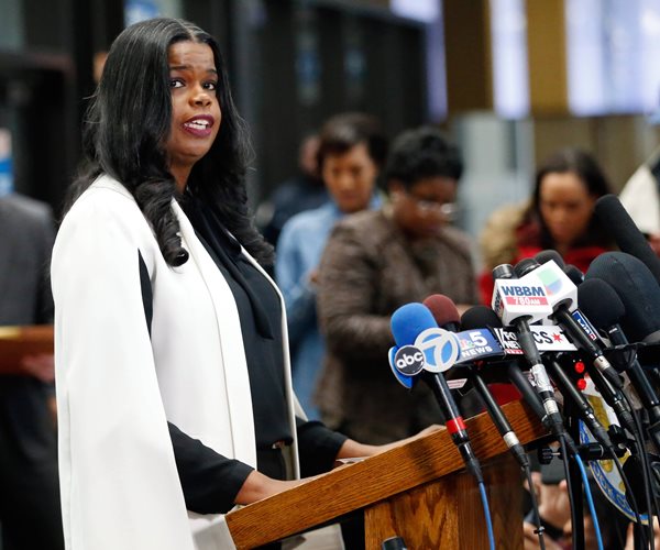 kim foxx addresses the media