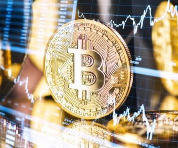 Bitcoin Reels Below $90K on Global Market Jitters