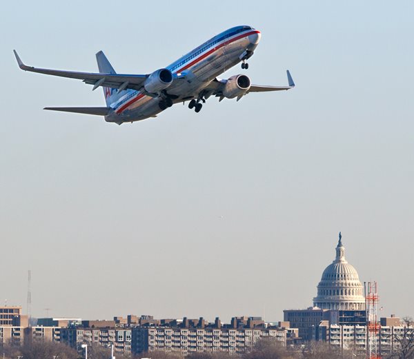 American Airlines Jet Avoids Close Call at DC Airport