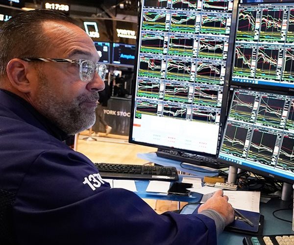 Global Equity Funds See Strong Year-End Inflows