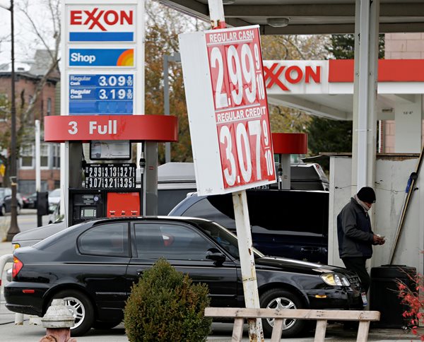 Gas Prices Drop to $2.83, Lowest in 5 Years