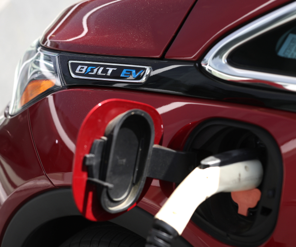 a chevrolet bolt charges