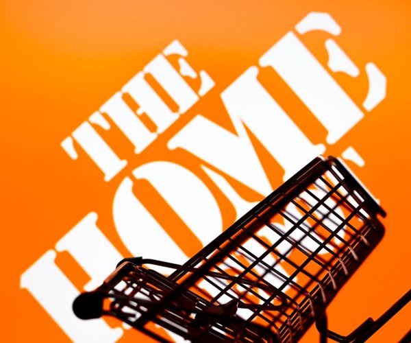 Home Depot Trims Guidance on Anxiety About Economy