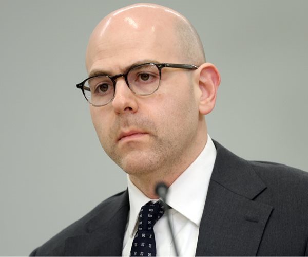 Fed's Miran Still Believes Fed Should Cut Interest Rates