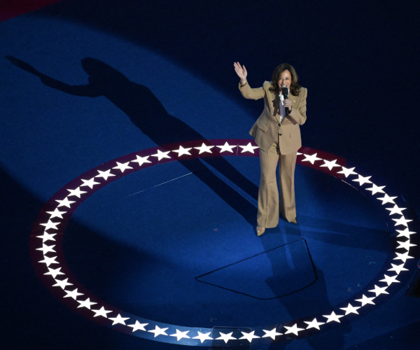 kamala harris on stage