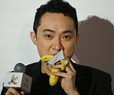 Man Who Bought Banana Art for $6.2M Eats Fruit