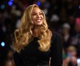 Beyonc&eacute; Becomes a Billionaire