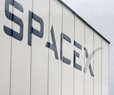 Musk: SpaceX to Prioritize Building Self-Growing City on Moon