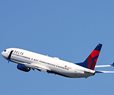 US Airline Stocks Tumble as Carriers Cut Forecasts