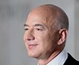 Bezos, Trump Dine at Mar-a-Lago; Musk Joins