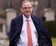 Trump Casts Doubt on Hassett Fed Bid, Prefers White House Role